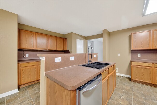 Building Photo - 9219 Pinderfield Ct