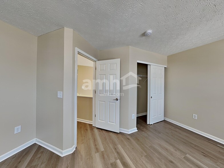 Building Photo - 9766 Soaring Breezes