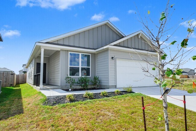 Building Photo - Beautifully Maintained Single-Story Home in Vista Real - Realtor Commission: $500