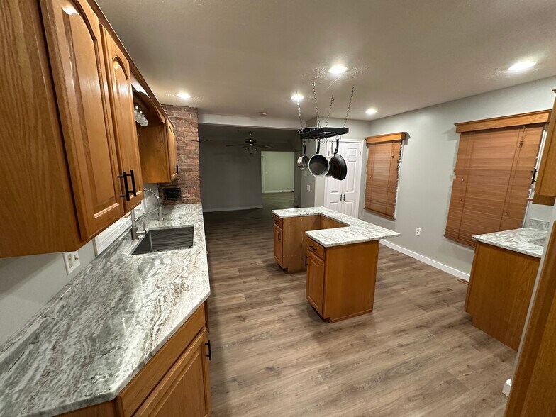 Kitchen - 260 Jefferson Ave