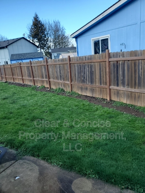 Building Photo - 1222 Bramblewood Ln