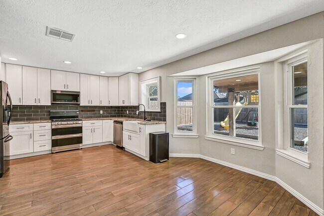 Building Photo - 2513 Northern Dr