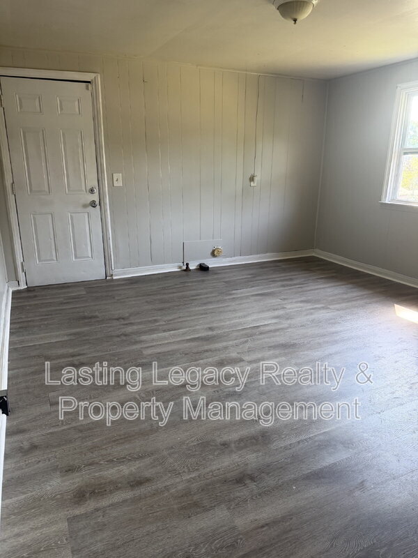Building Photo - 1207 E 23rd St
