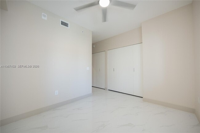 Building Photo - 711 NE 23rd Terrace