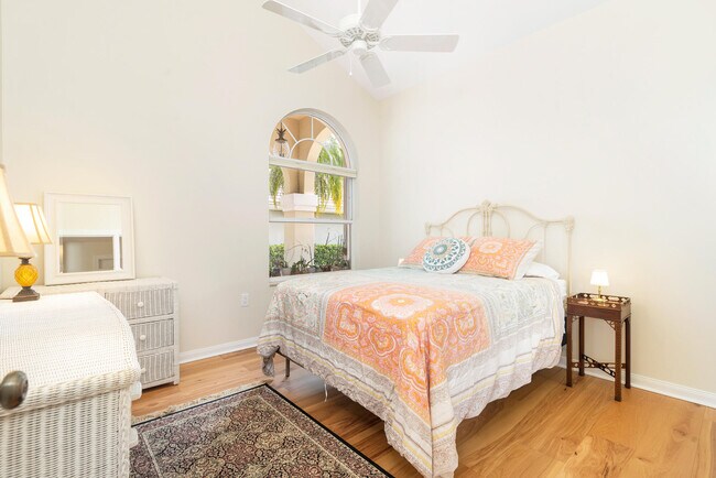 Building Photo - 2725 Meadowlark Ln