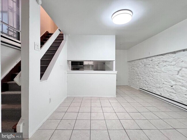 Building Photo - 515 S 12th St