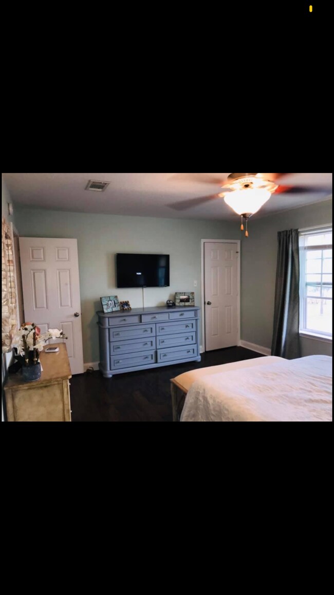 Building Photo - 337 Laurel Oak Ln
