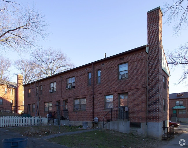 Building Photo - 19-23 Oliver St