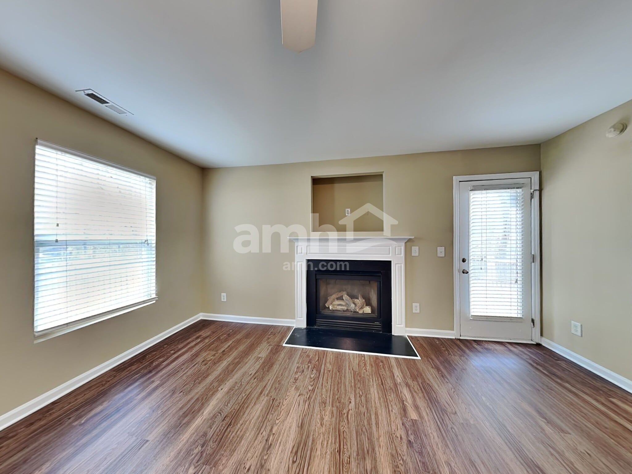 Building Photo - 3741 Horseshoe Farm St