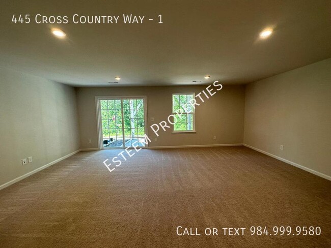 Building Photo - 445 Cross Country Way