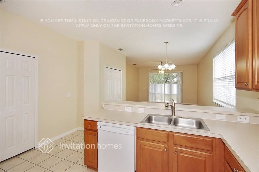Building Photo - 5319 Santa Ana Dr