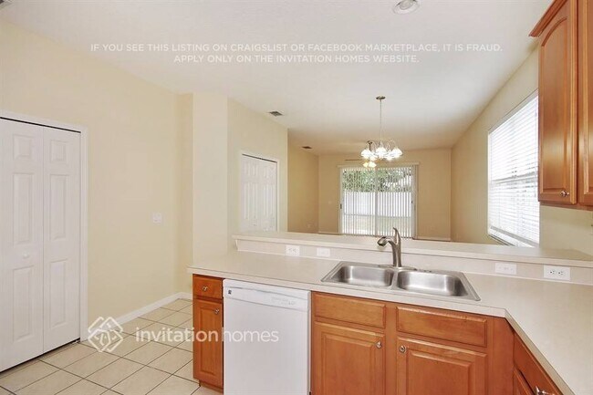 Building Photo - 5319 Santa Ana Dr
