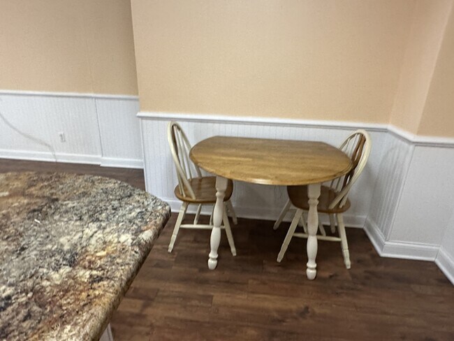 Building Photo - 940 Lindbergh Ave