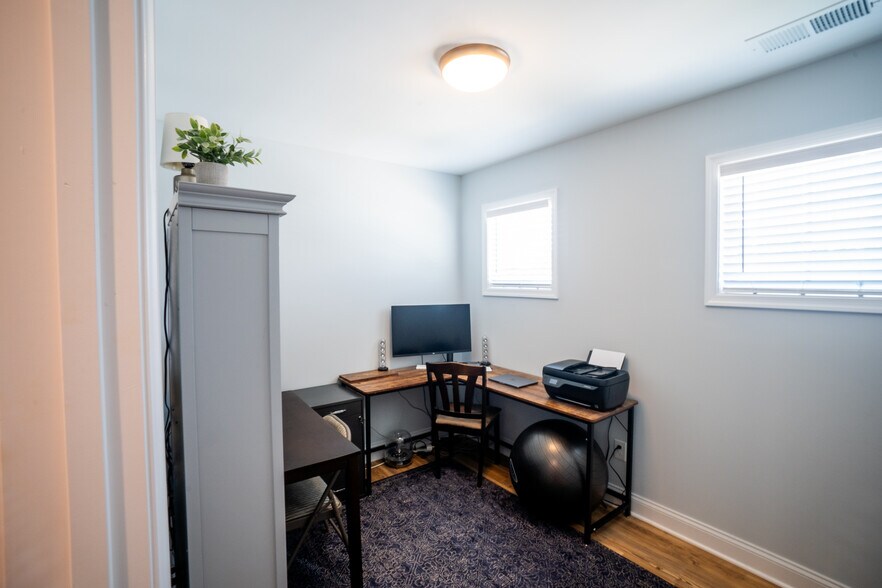 Building Photo - 1068 Brownstone Ln