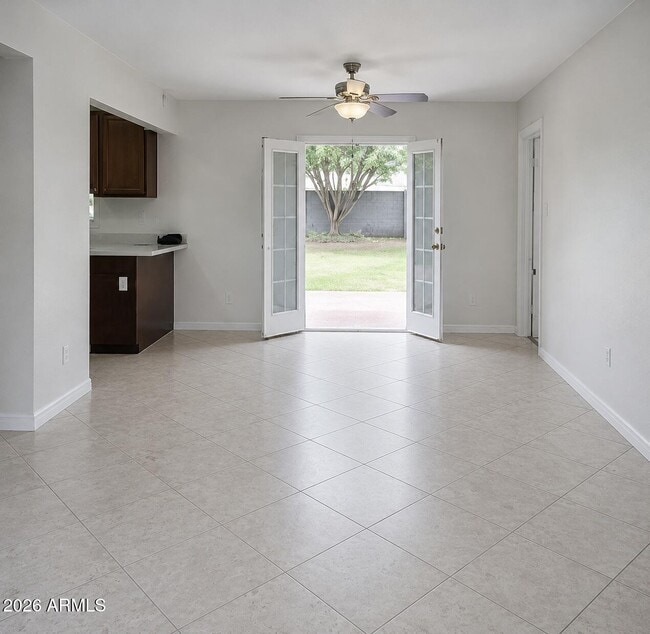 Building Photo - 4326 E Glenrosa Ave