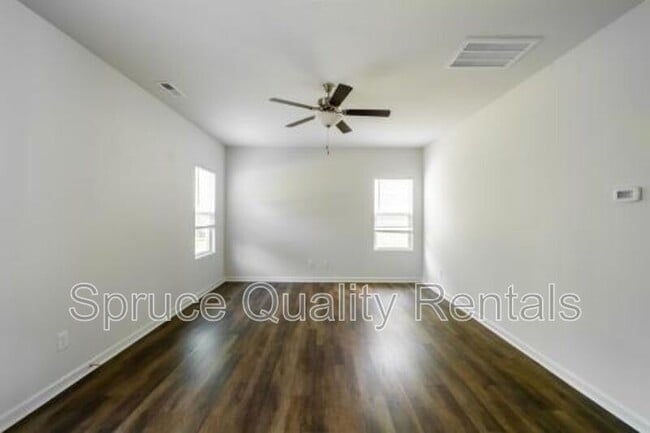 Building Photo - 1919 Glenburn Dr