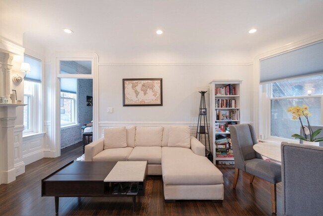 Building Photo - 293-295-295 Commonwealth Ave