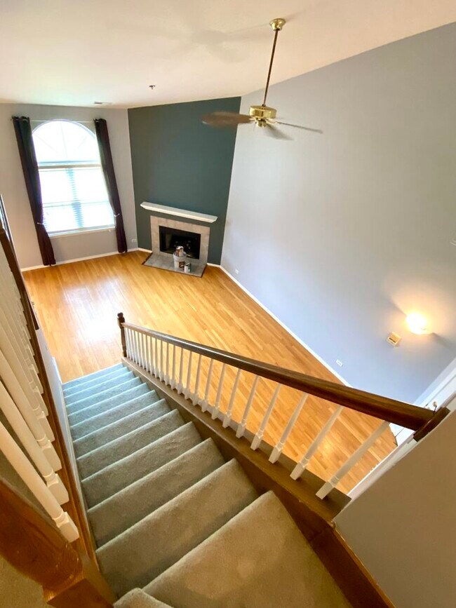 Building Photo - 5S510 Scots Dr