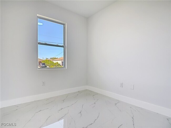 Building Photo - 5001 Bywood St