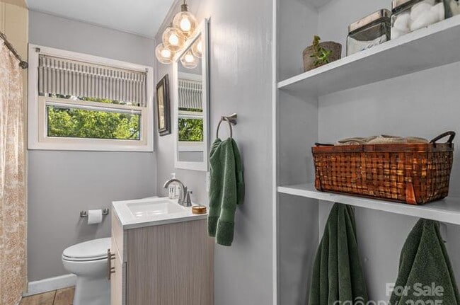 Building Photo - Must see home for everyone!!!