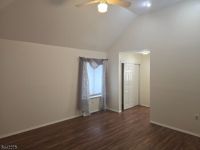 Building Photo - 41 Arbor Cir