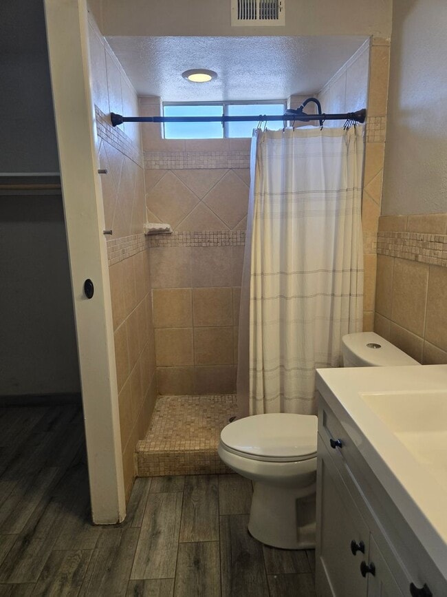 Building Photo - Coming Soon! ?Beautiful 4 bed, 2 bath Home, NO HOA! (Available 05/15/26)