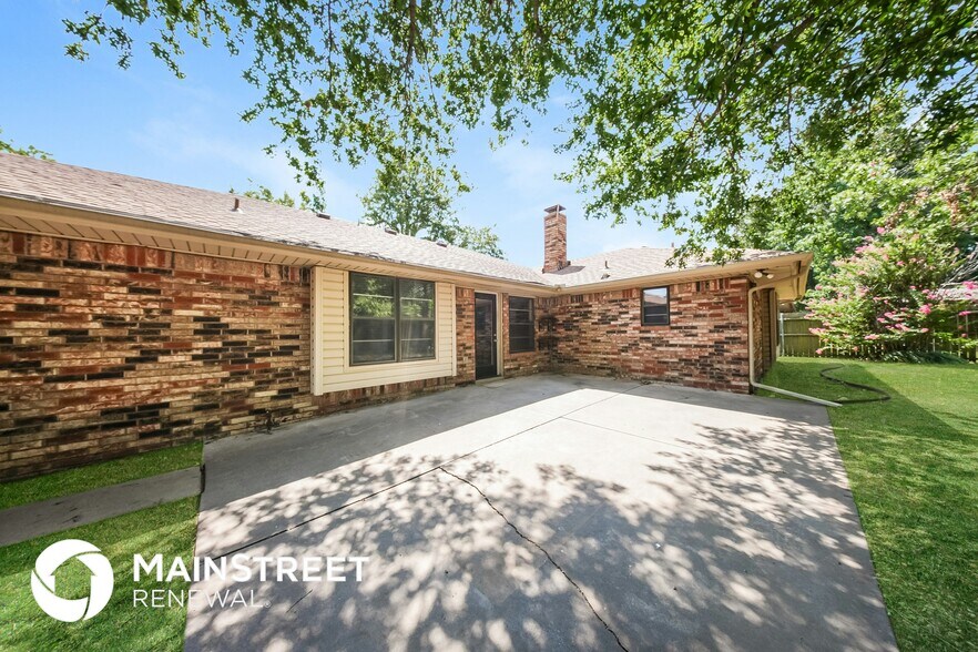 Building Photo - 9725 Pheasant Ln