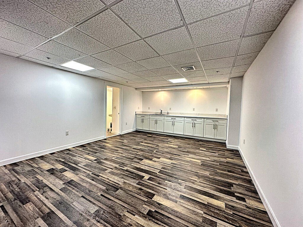 Building Photo - 17 Kearney Sq