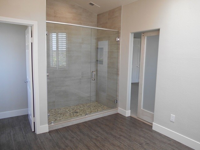 Building Photo - Stunning Home in Gated Community of Southridge Oceanside!