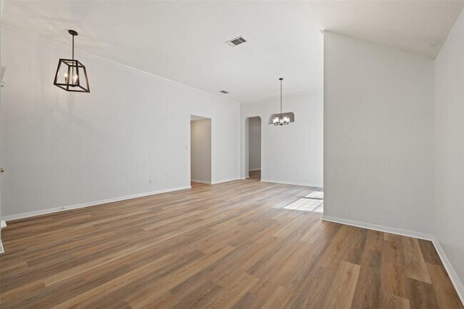 Building Photo - 11032 Crossland Dr