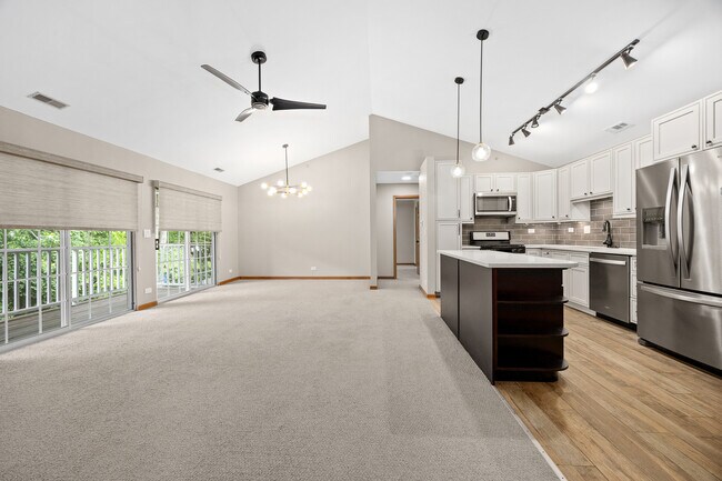 Building Photo - 5S560 Paxton Dr