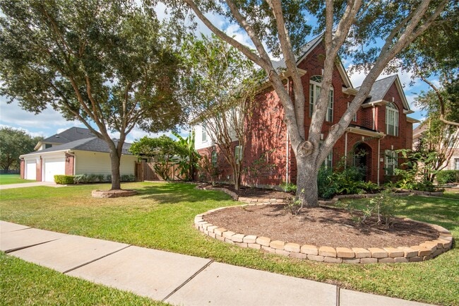 Building Photo - 5810 Parkdale Ct