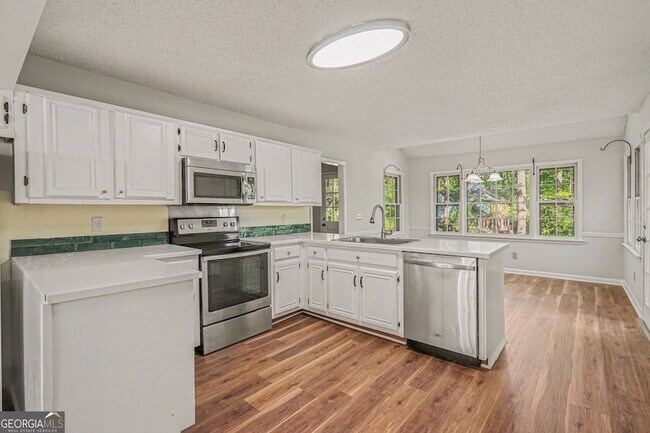 Building Photo - 1527 Ridgewood Dr SW