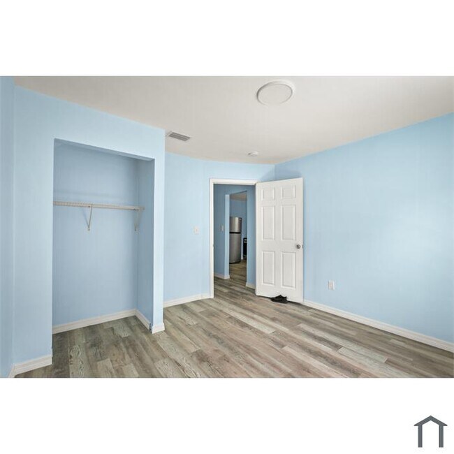 Building Photo - 260 Vernis Ave