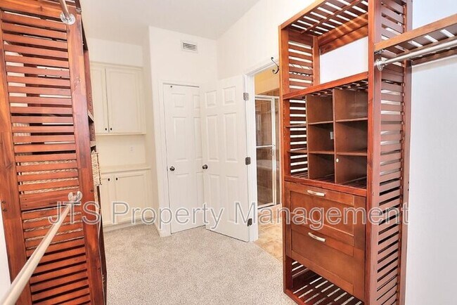 Building Photo - 2040 San Esteban Cir
