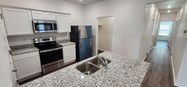 Building Photo - Act fast!  Don't let this opportunity slip by. Contact us today to schedule your showing!