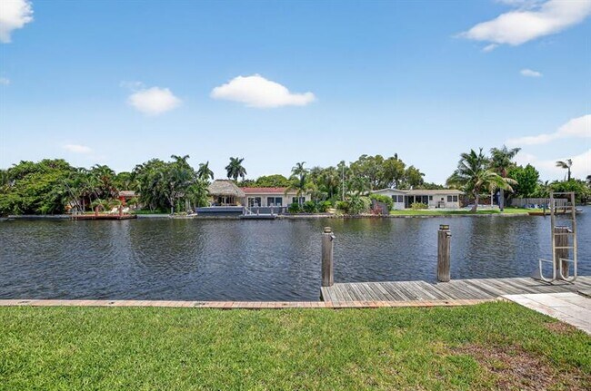 Building Photo - 2157 Coral Gardens Dr