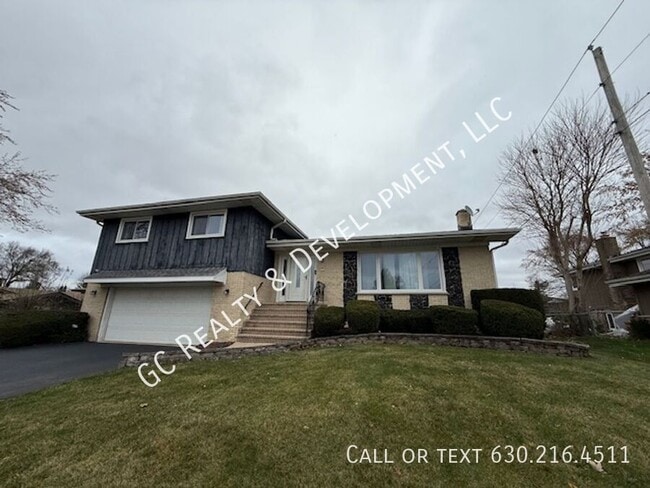 Primary Photo - 609 Pinecroft Dr