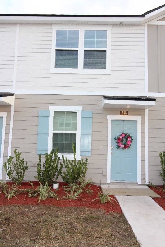 Building Photo - 545 Running Wds St