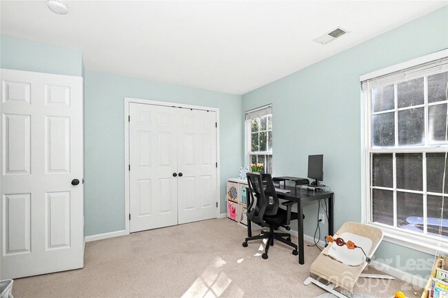 Building Photo - 9446 Cadman Ct