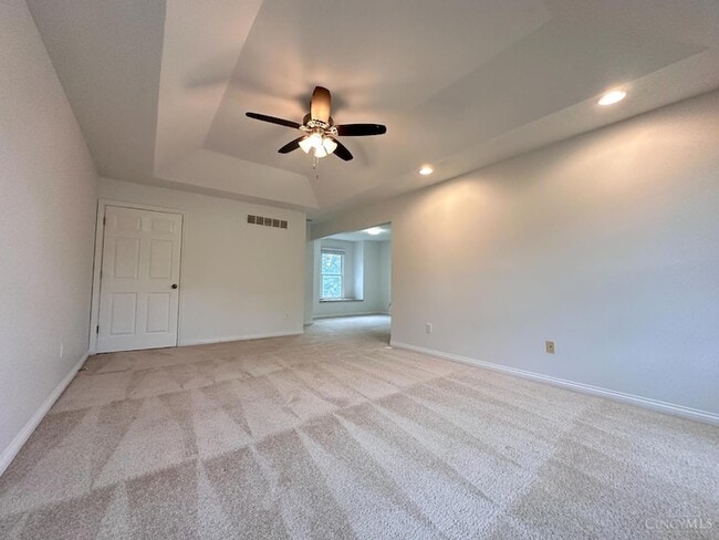 Building Photo - 2355 Henesy Ln