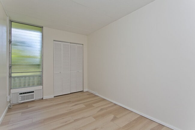 Building Photo - Nahoa Apartments 2 bedroom, 1 bathroom, 1 ...