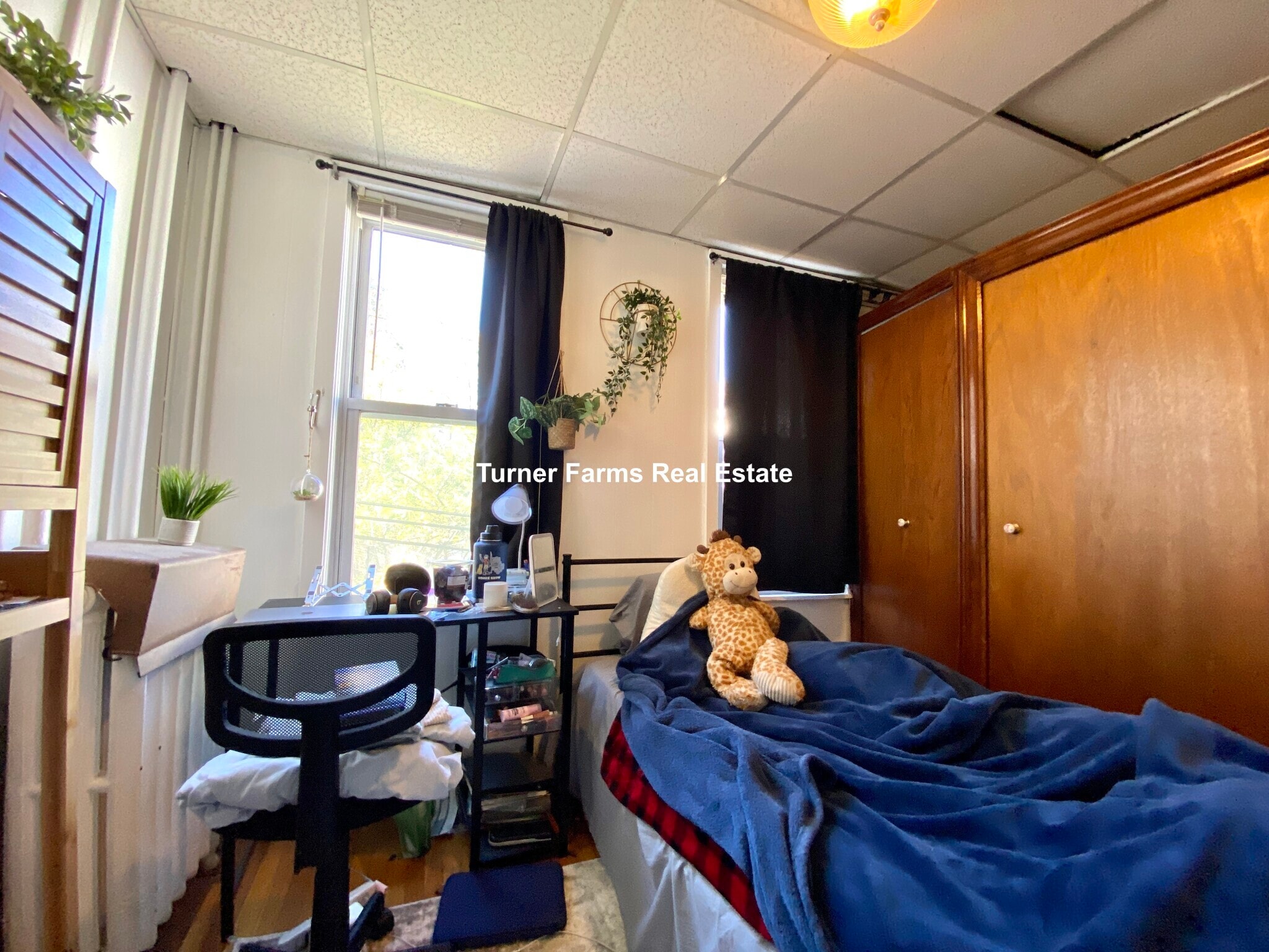 Building Photo - 205 Hillside St