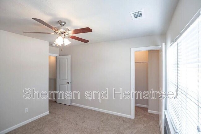 Building Photo - 1204 Joiner Cir