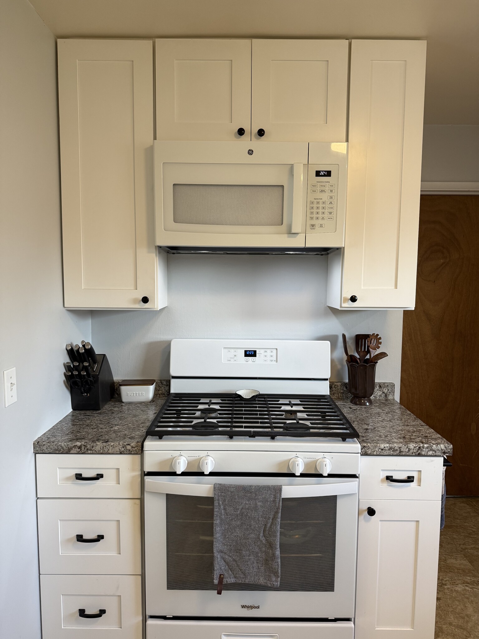 Building Photo - 227 Randolph Way