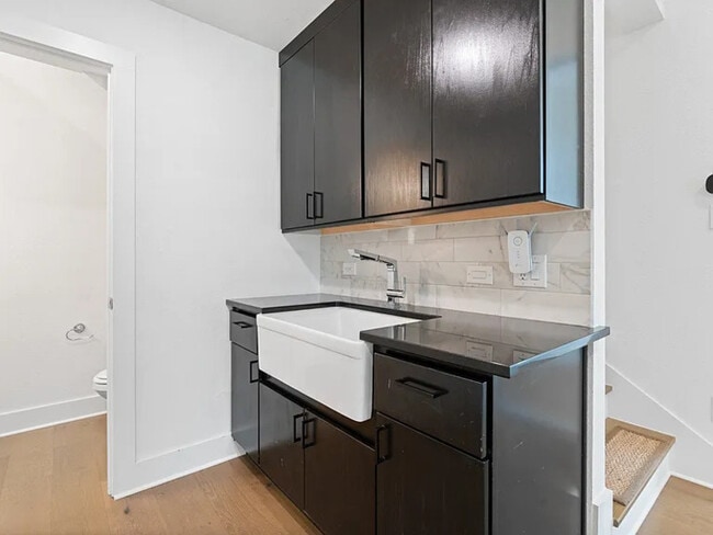 Building Photo - 2825 Townsend Dr