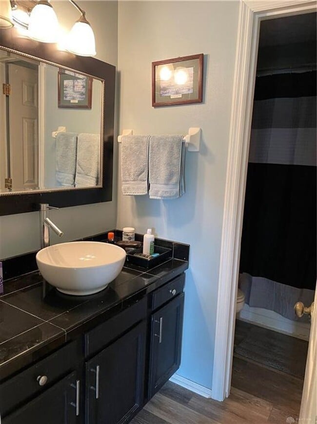 Building Photo - 2 Bedroom, 1.5 Bath Condo in Centerville S...
