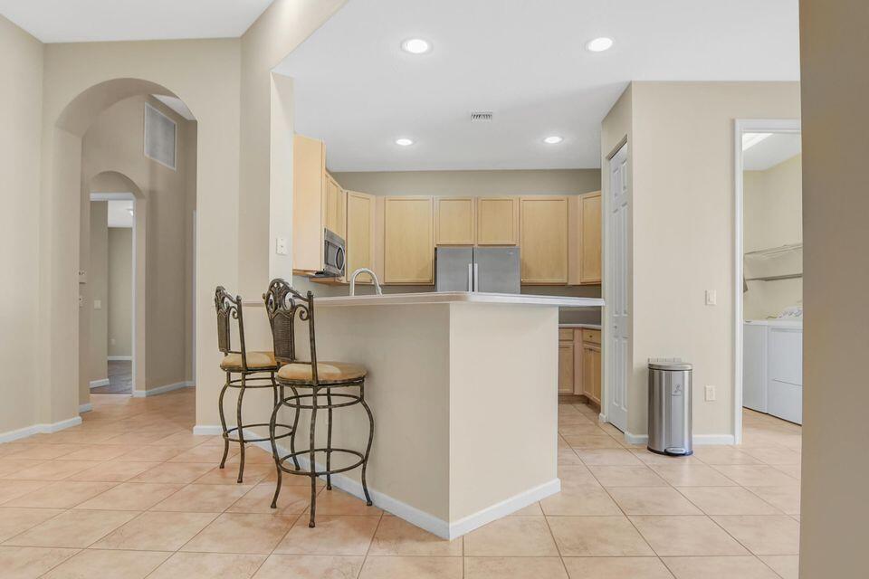 Building Photo - 6731 Southport Dr