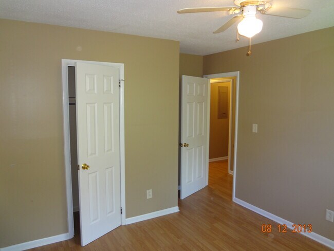 Building Photo - 152 Kendrick Ct