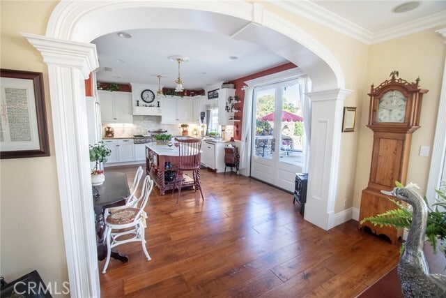 Building Photo - 27016 Island